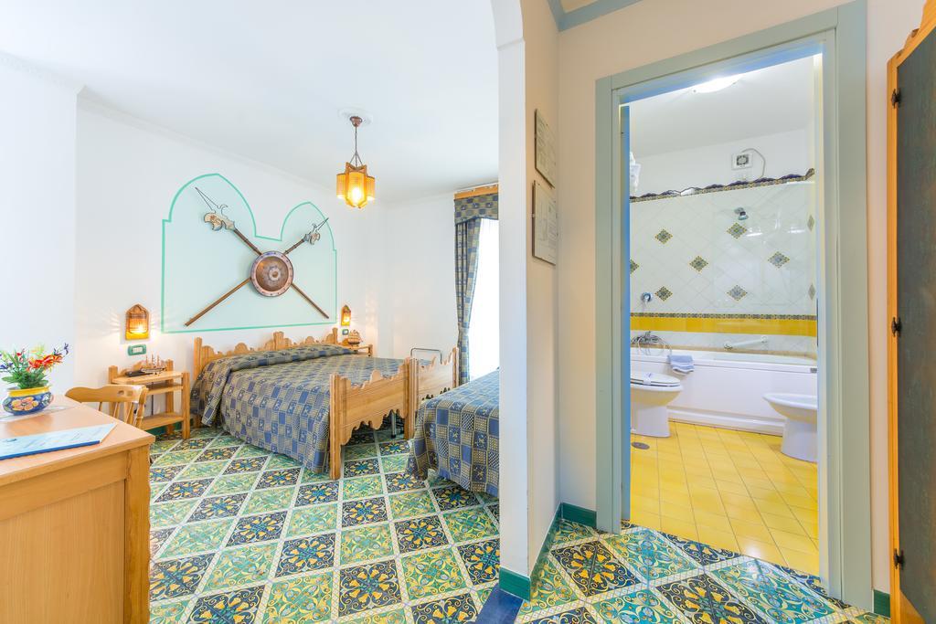 Riviera B&B Rooms Maiori Phòng bức ảnh