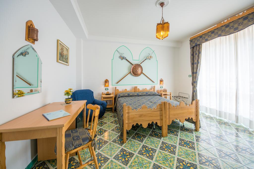 Riviera B&B Rooms Maiori Phòng bức ảnh